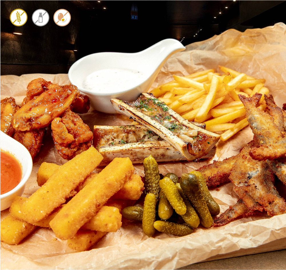 Большое ассорти закусок